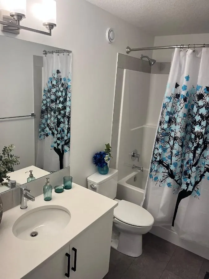 Dom wakacyjny Entire4Bedroomhomekingparkingkitchenwasherdryerfastwifi Calgary Kanada