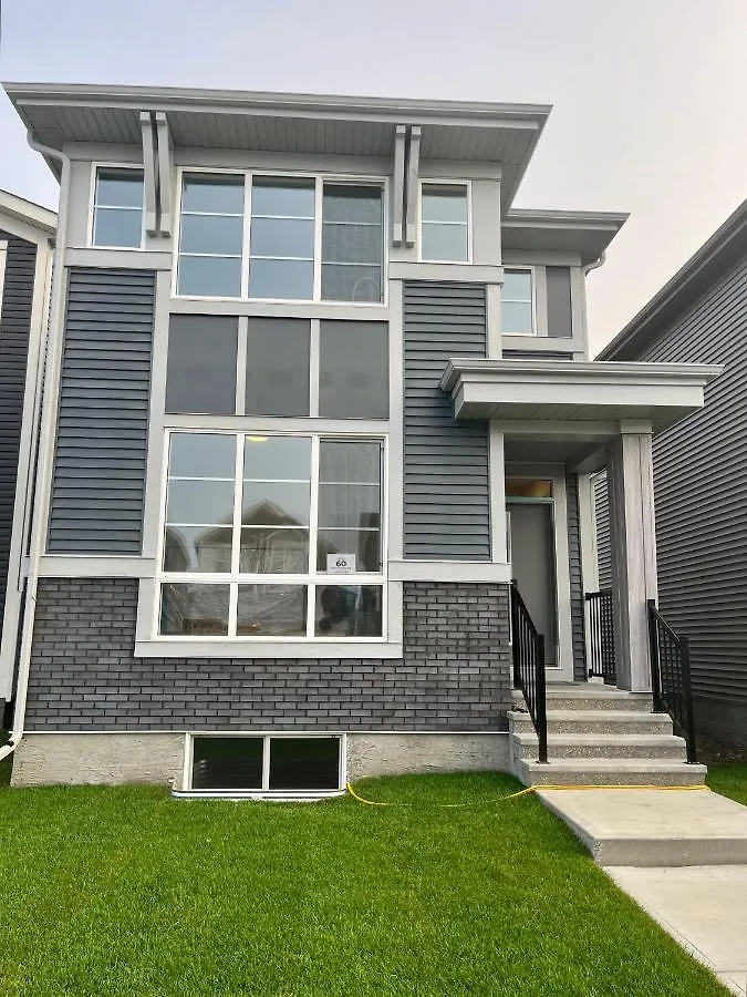 Entire4Bedroomhomekingparkingkitchenwasherdryerfastwifi Calgary