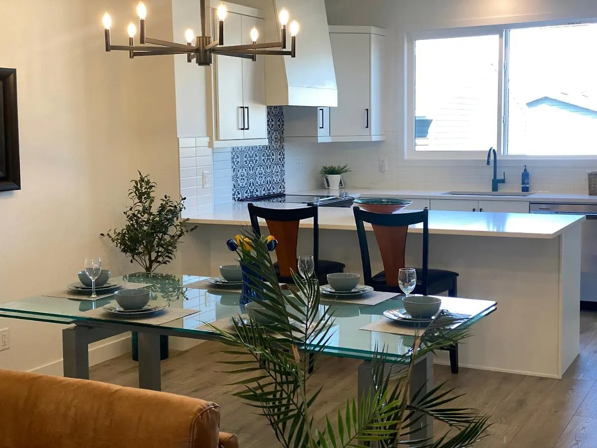 Entire4Bedroomhomekingparkingkitchenwasherdryerfastwifi Calgary